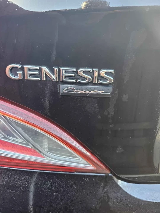 2013 Hyundai Genesis - Image 2 of 9