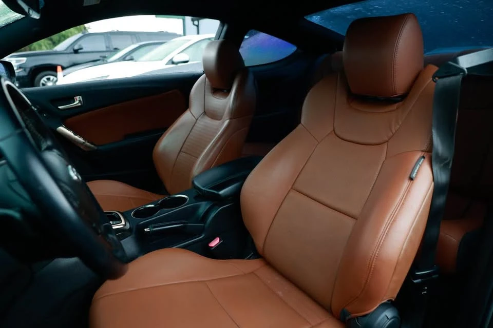 2013 Hyundai Genesis Coupe - Image 8 of 9