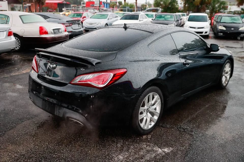 2013 Hyundai Genesis Coupe - Image 2 of 9