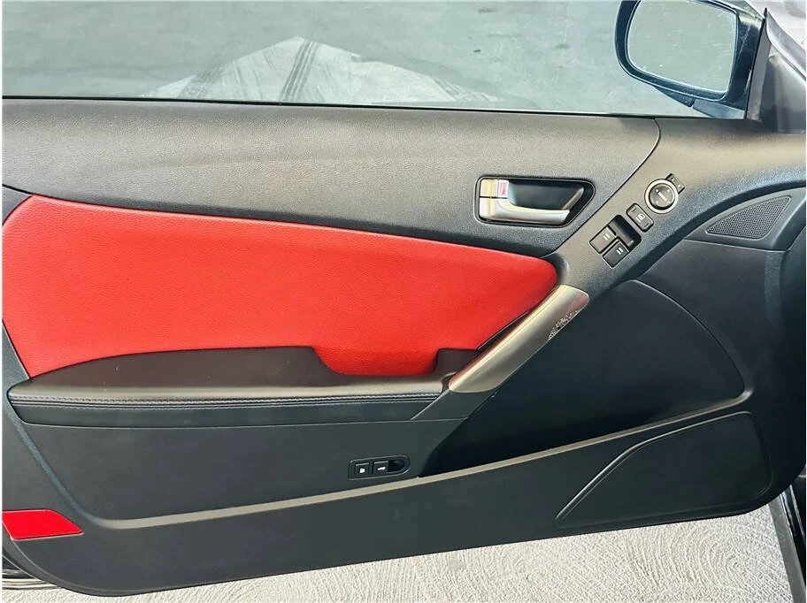 2013 Hyundai Genesis Coupe - Image 14 of 16