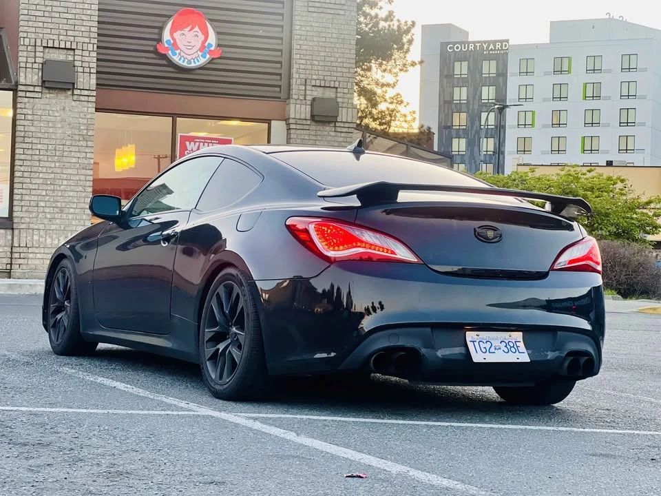 2013 Hyundai Genesis Coupe - Image 6 of 10