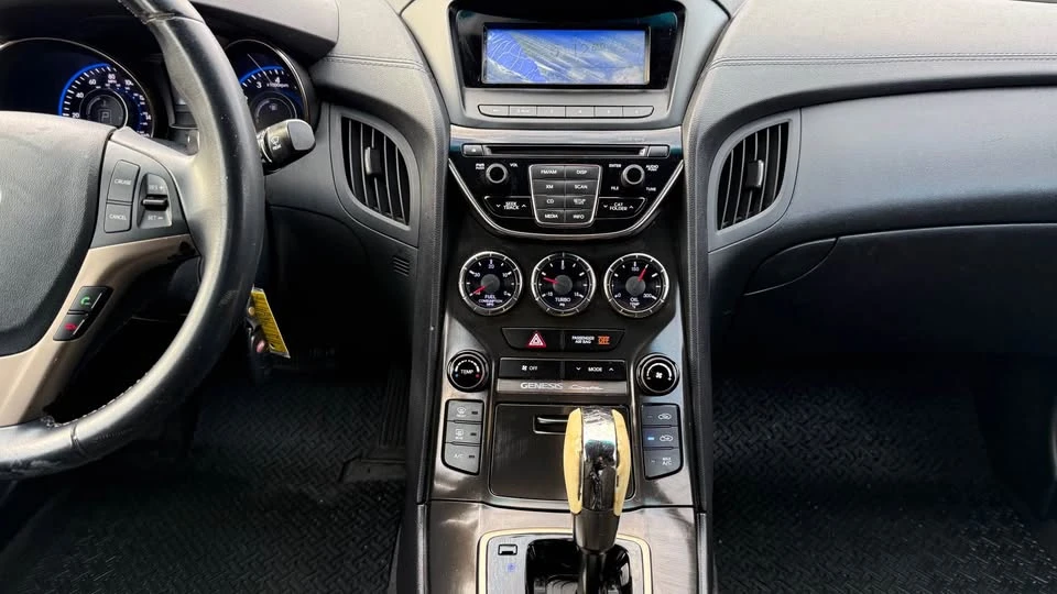 2013 Hyundai Genesis Coupe - Image 16 of 17