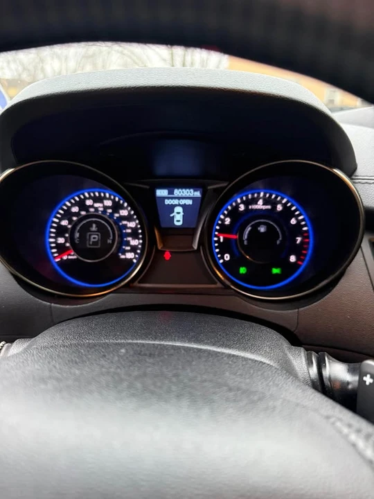 2013 Hyundai Genesis Coupe - Image 2 of 3