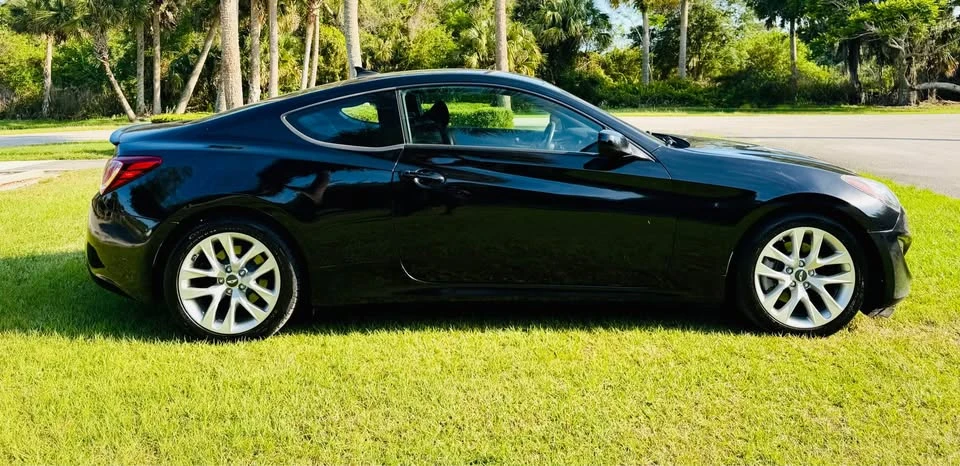 2013 Hyundai Genesis Coupe - Image 5 of 12