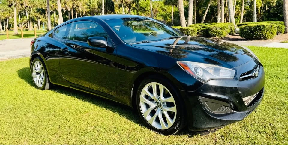 2013 Hyundai Genesis Coupe - Image 2 of 12