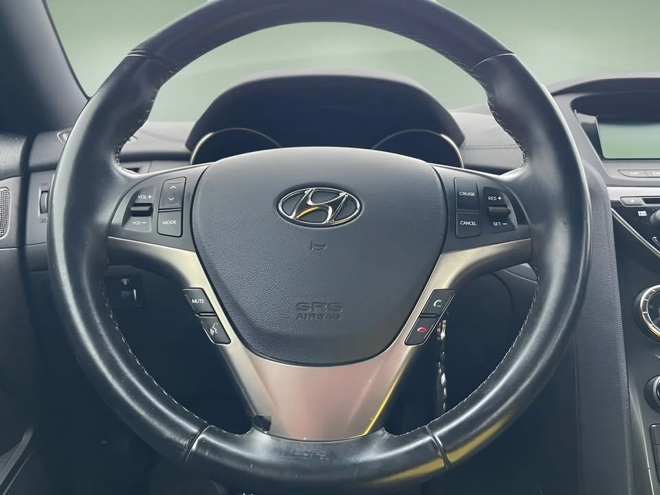 2013 Hyundai Genesis Coupe - Image 16 of 20