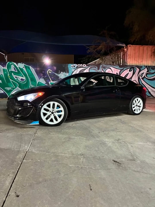 2013 Hyundai Genesis Coupe - Image 2 of 17