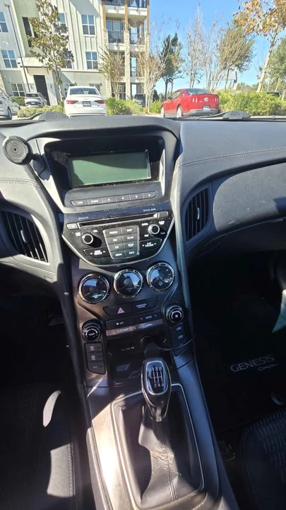 2013 Hyundai Genesis Coupe - Image 2 of 13