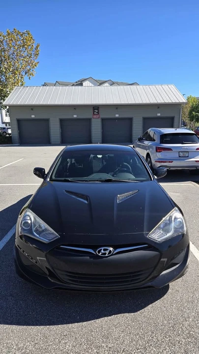 2013 Hyundai Genesis Coupe - Image 12 of 13