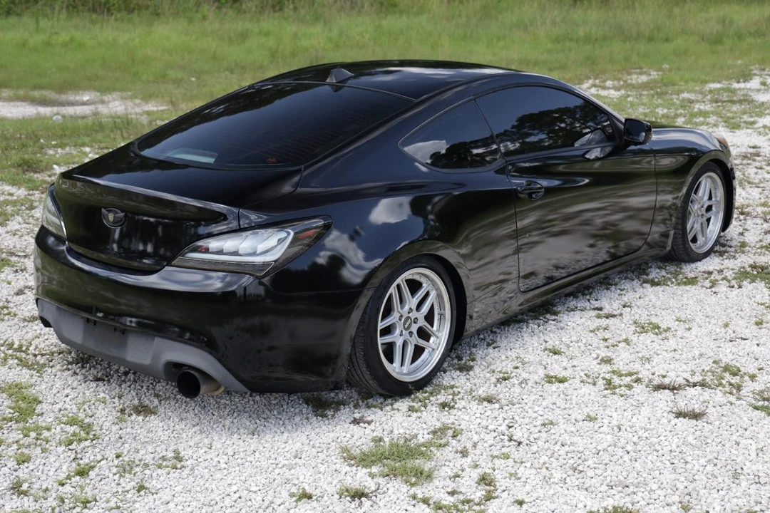 2013 Hyundai Genesis Coupe - Image 11 of 31