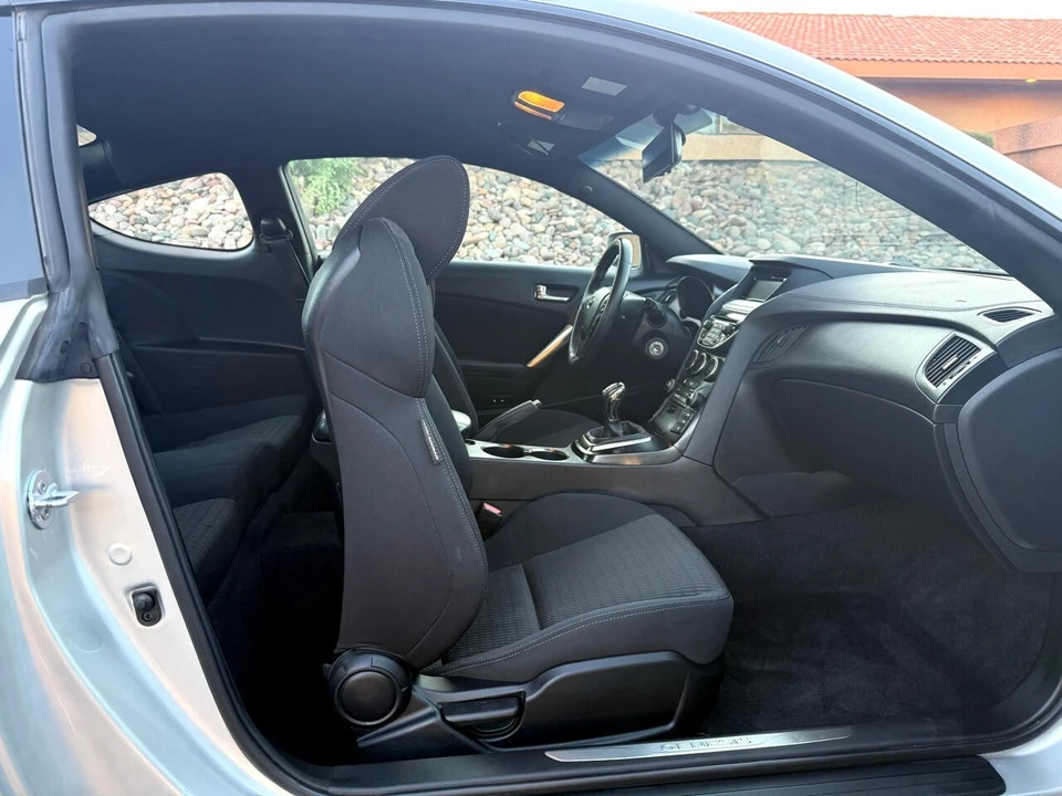 2013 Hyundai Genesis Coupe - Image 13 of 21