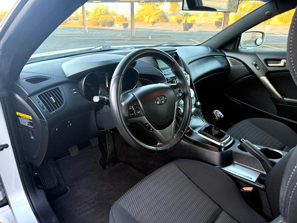 2013 Hyundai Genesis Coupe - Image 10 of 21