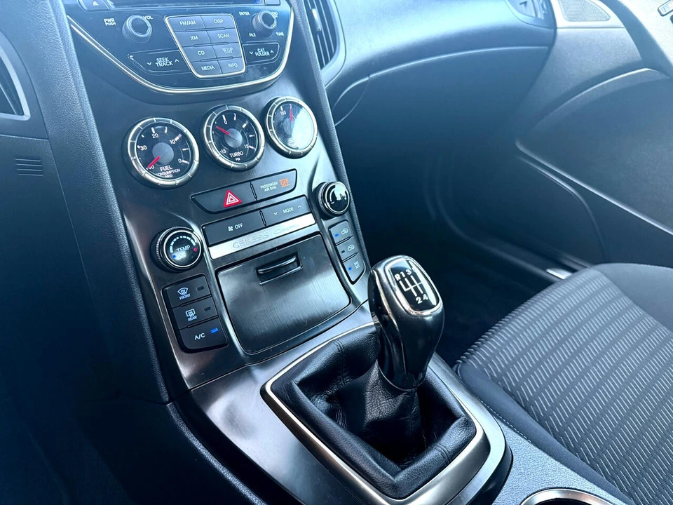 2013 Hyundai Genesis Coupe - Image 20 of 21