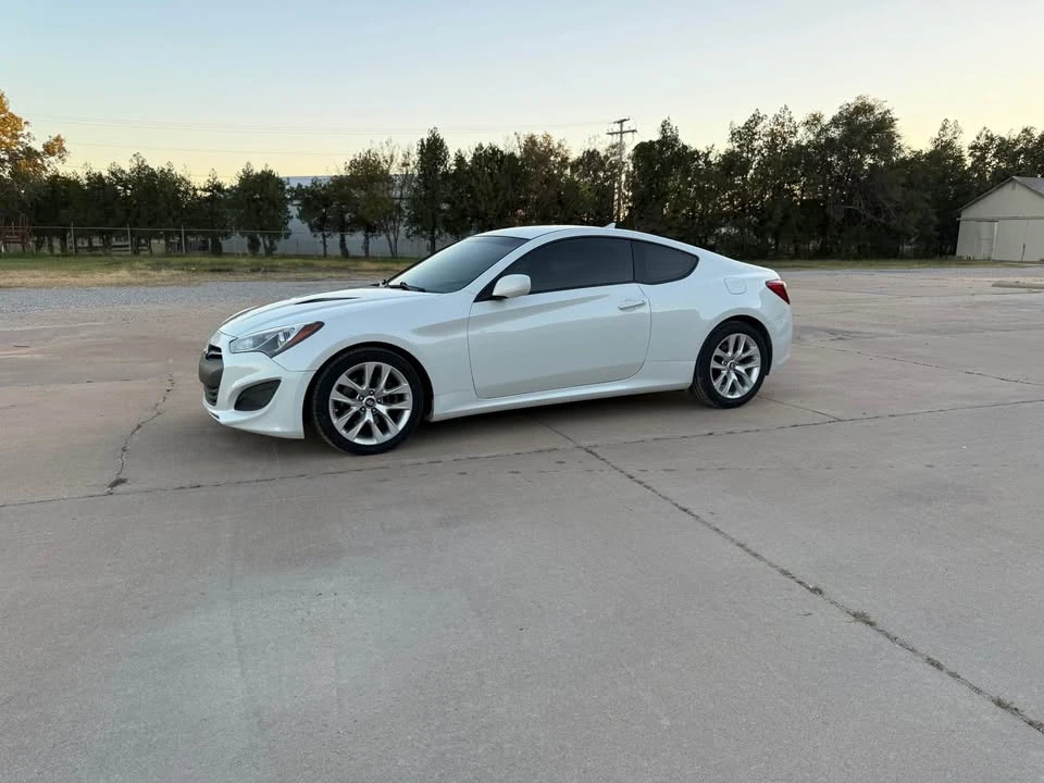 2013 Hyundai Genesis Coupe - Image 11 of 17