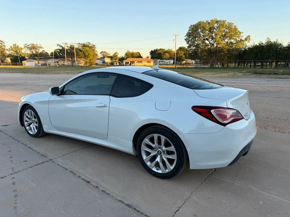2013 Hyundai Genesis Coupe - Image 4 of 17