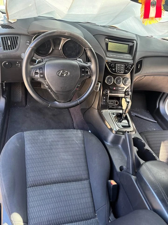 2013 Hyundai Genesis Coupe - Image 11 of 12