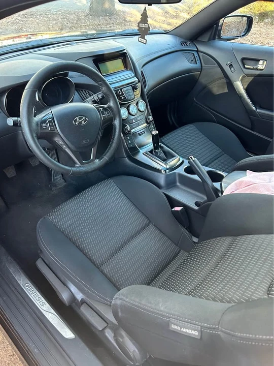 2013 Hyundai Genesis Coupe - Image 6 of 12