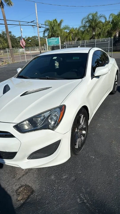 2013 Hyundai Genesis Coupe - Image 2 of 8