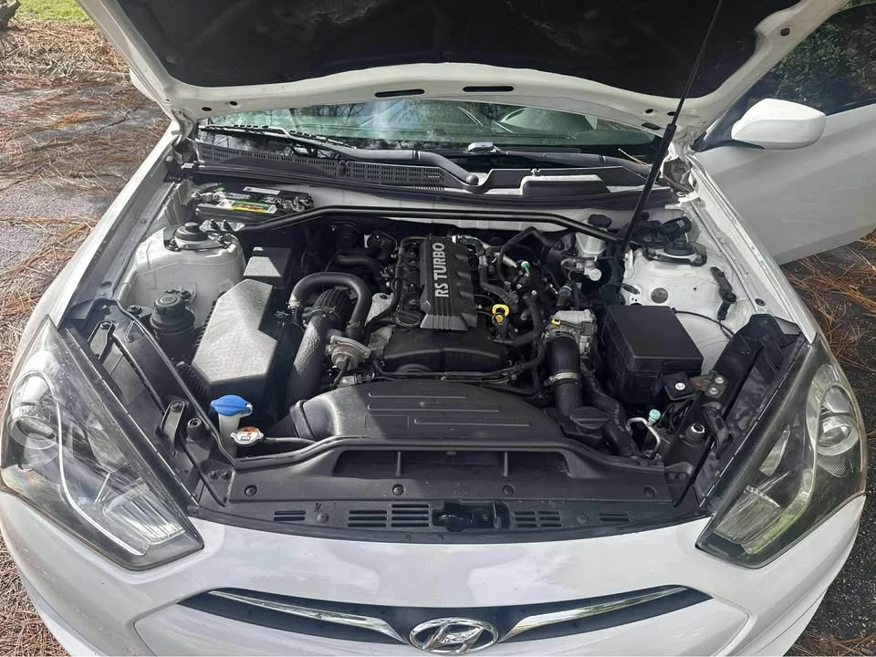 2013 Hyundai Genesis Coupe - Image 6 of 8