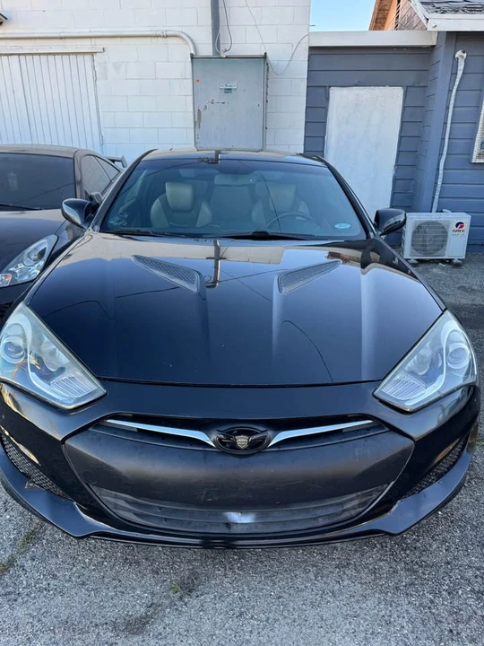 2013 Hyundai Genesis Coupe - Image 2 of 9