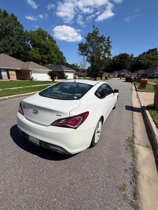 2013 Hyundai Genesis Coupe - Image 4 of 10