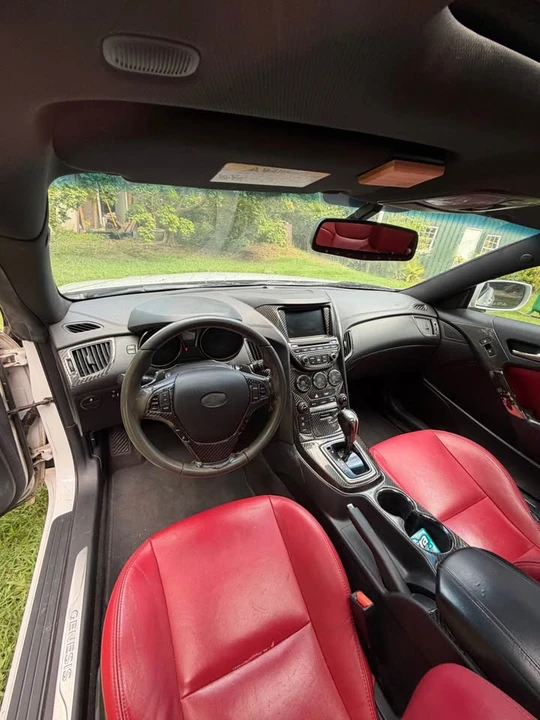 2013 Hyundai Genesis Coupe - Image 8 of 12