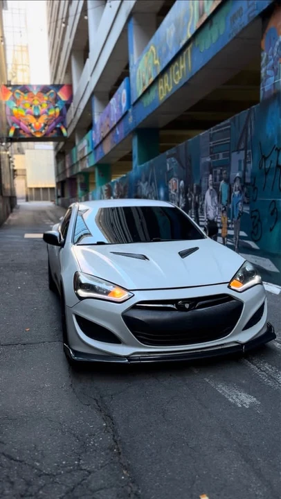 2013 Hyundai Genesis Coupe - Image 2 of 3