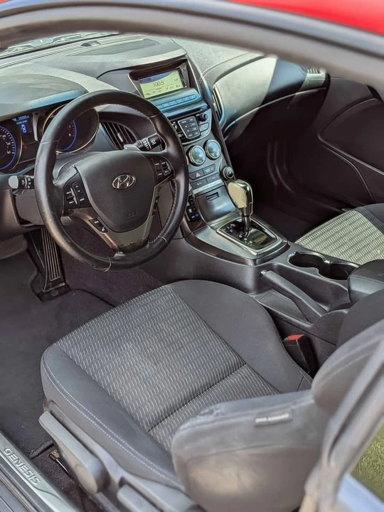 2013 Hyundai Genesis Coupe - Image 10 of 14