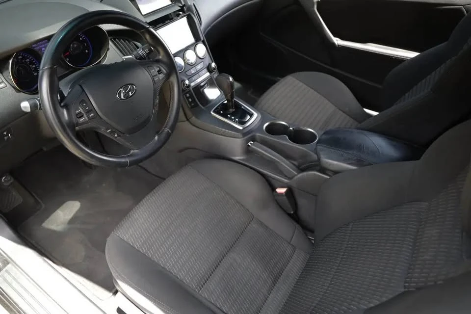 2013 Hyundai Genesis Coupe - Image 4 of 9