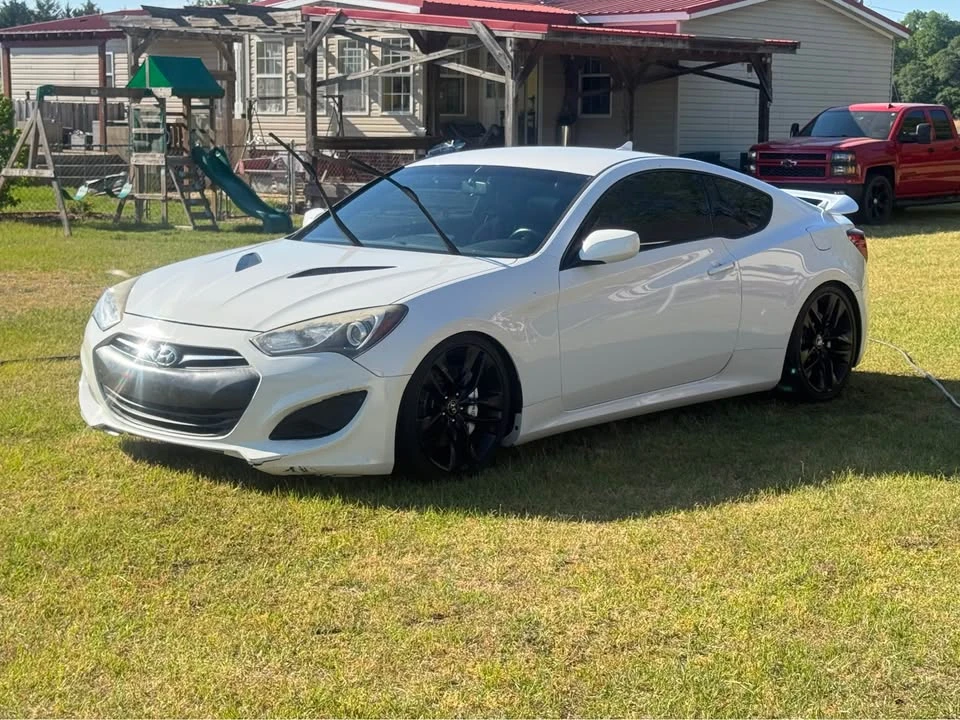 2013 Hyundai Genesis Coupe - Image 3 of 10