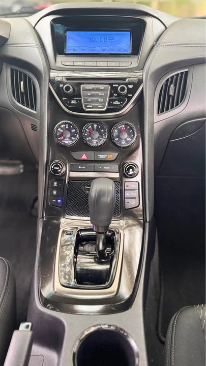 2013 Hyundai Genesis Coupe - Image 14 of 16