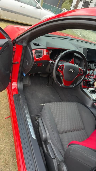 2013 Hyundai Genesis Coupe - Image 4 of 11