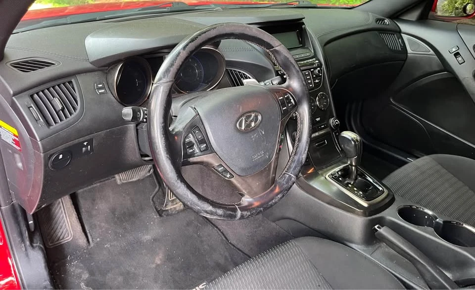 2013 Hyundai Genesis Coupe - Image 10 of 19