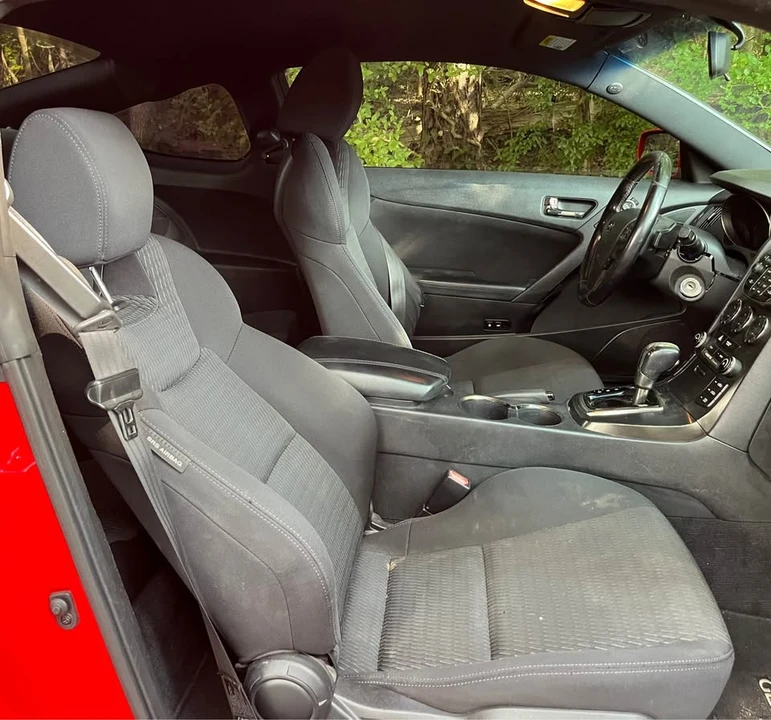 2013 Hyundai Genesis Coupe - Image 17 of 19