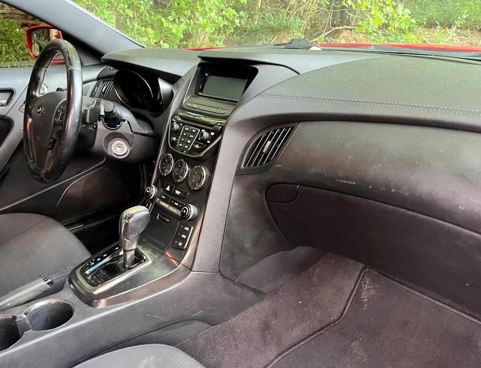 2013 Hyundai Genesis Coupe - Image 16 of 19