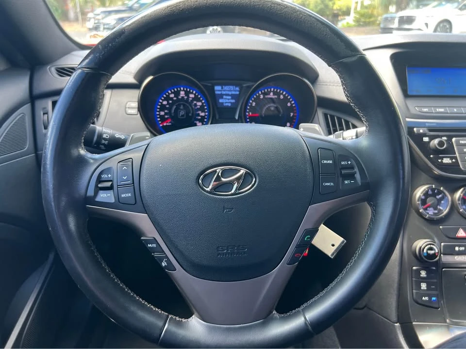 2013 Hyundai Genesis Coupe - Image 11 of 12