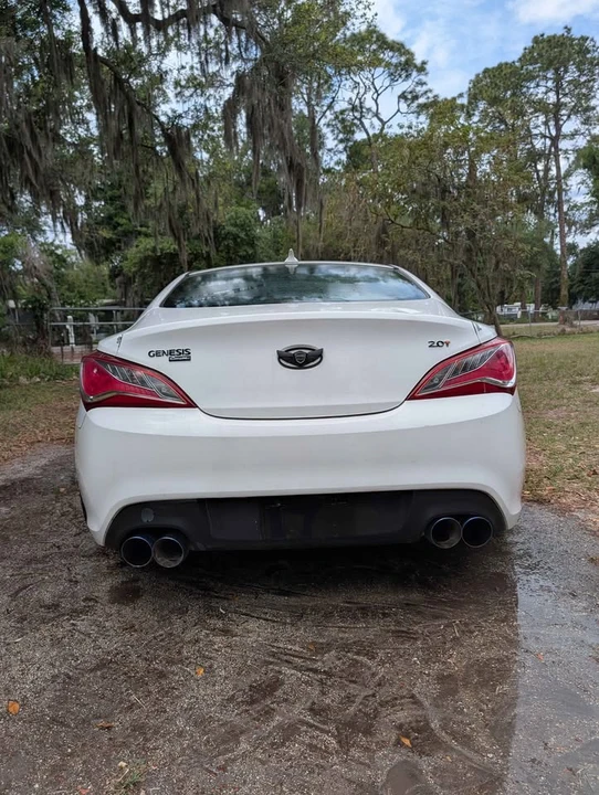 2013 Hyundai Genesis Coupe - Image 4 of 8
