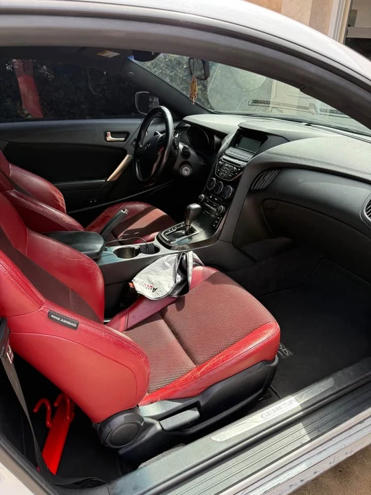 2013 Hyundai Genesis Coupe - Image 9 of 10