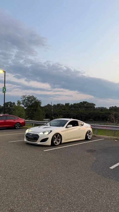2013 Hyundai Genesis Coupe - Image 5 of 5