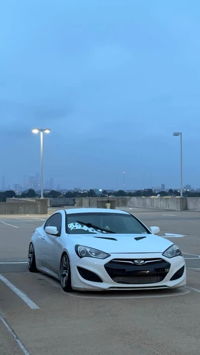 2013 Hyundai Genesis Coupe - Image 4 of 5