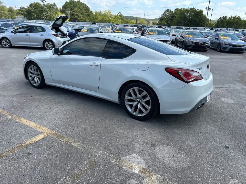 2013 Hyundai Genesis Coupe - Image 6 of 8
