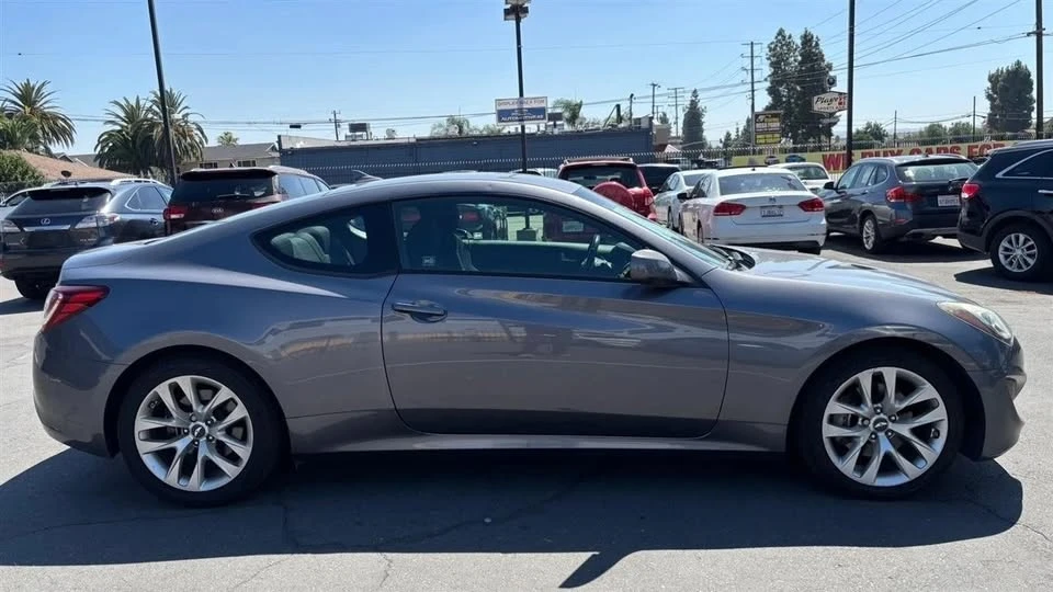 2013 Hyundai Genesis Coupe - Image 9 of 20