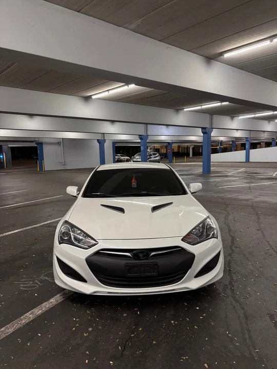 2013 Hyundai Genesis Coupe - Image 2 of 8