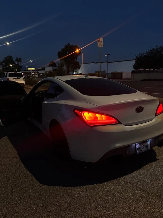 2013 Hyundai Genesis Coupe - Image 4 of 8