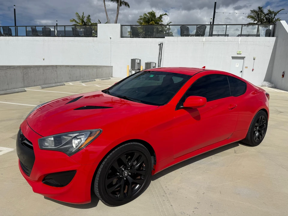2013 Hyundai Genesis Coupe - Image 10 of 31