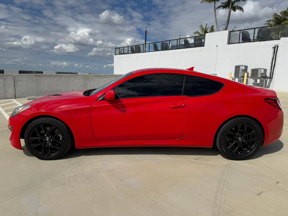 2013 Hyundai Genesis Coupe - Image 11 of 31