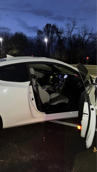 2013 Hyundai Genesis Coupe - Image 6 of 13