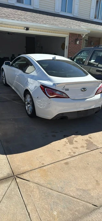 2013 Hyundai Genesis Coupe - Image 2 of 6