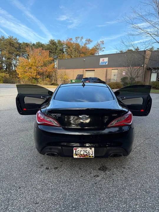 2013 Hyundai Genesis Coupe - Image 2 of 13