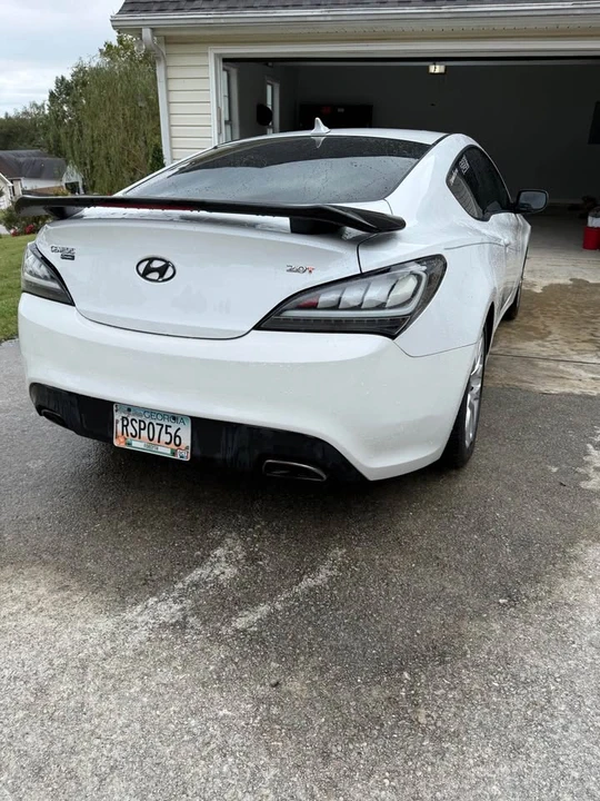2013 Hyundai Genesis Coupe - Image 4 of 14